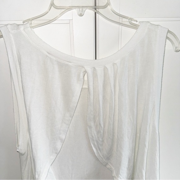 Brandy Melville White Open Back Tee Sleeveless One Size - Picture 7 of 9